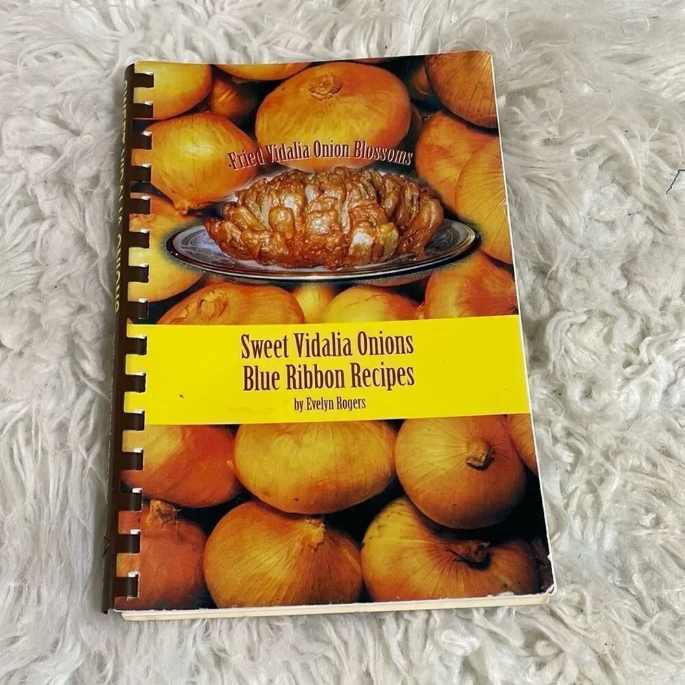 Vintage 1980’s Cookbook Sweet Vidalia Onions Blue Ribbon Recipes Evelyn Rogers